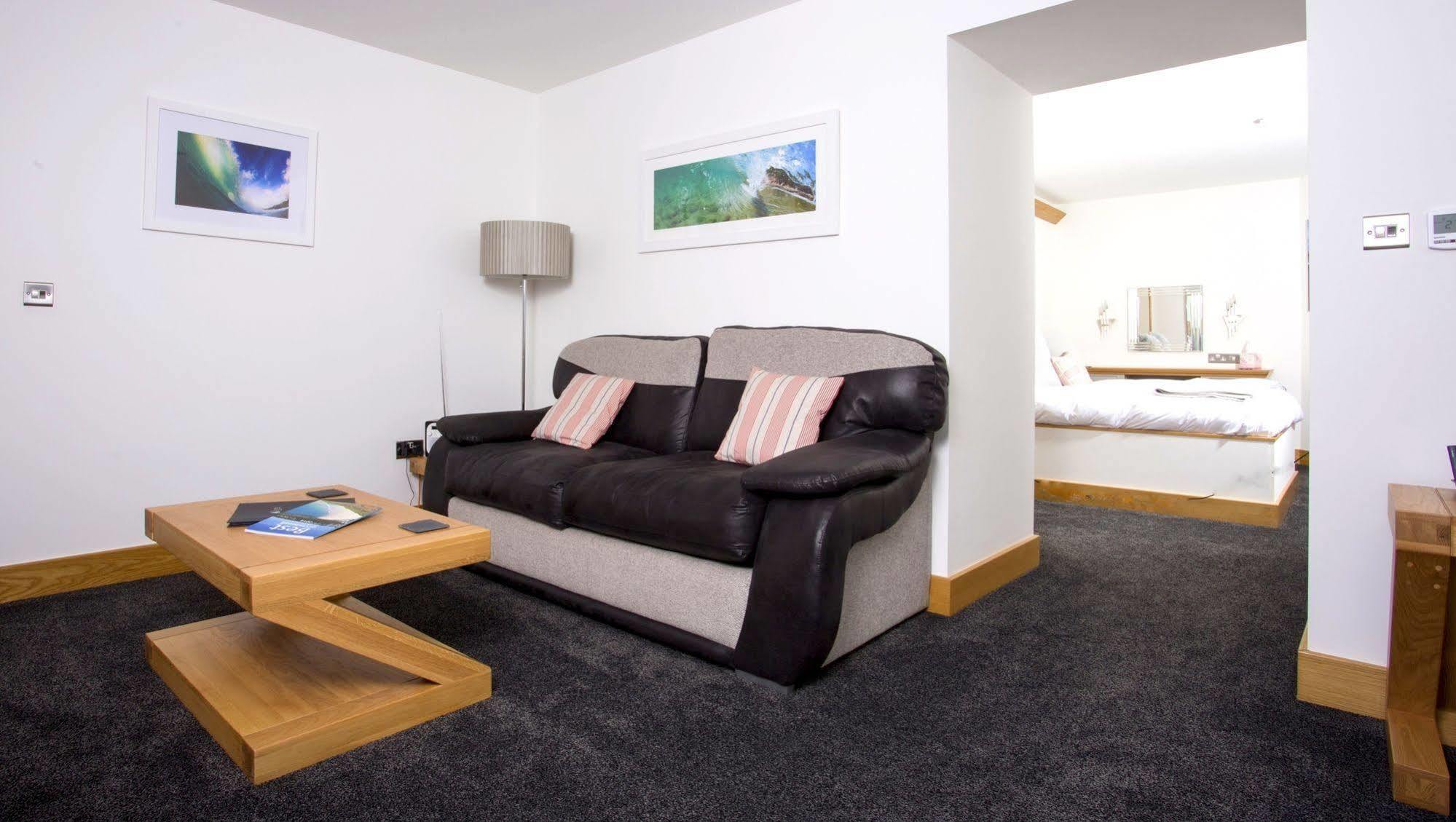 The Oceanic Luxury Aparthotel Falmouth Buitenkant foto