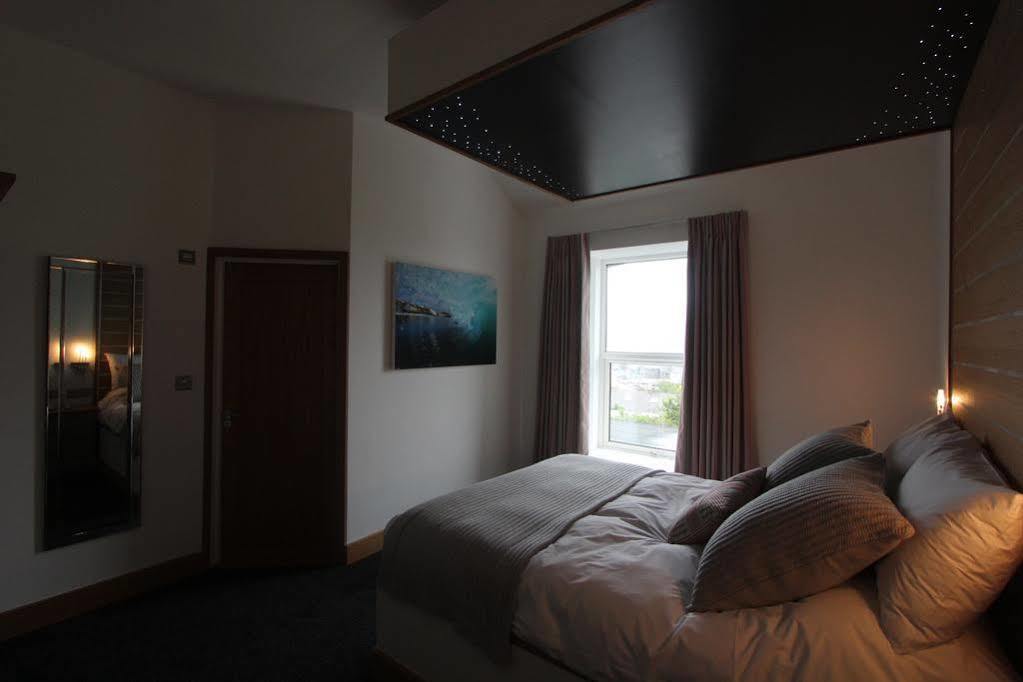 The Oceanic Luxury Aparthotel Falmouth Buitenkant foto